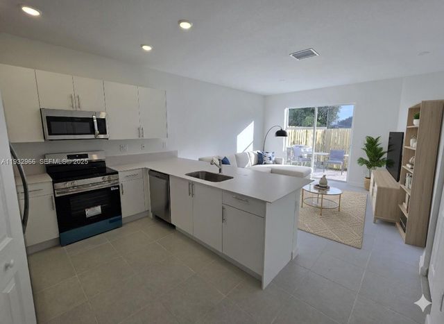 12136 SW 268th St, Homestead, FL 33032