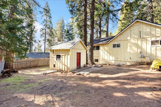 6780 Ridgeway Dr, Pollock Pines, CA 95726