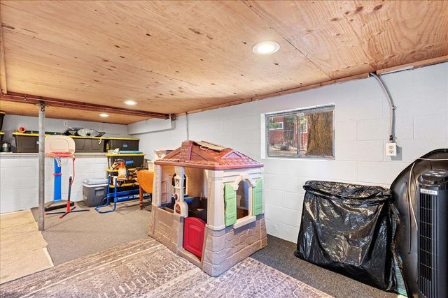 6780 Ridgeway Dr, Pollock Pines, CA 95726