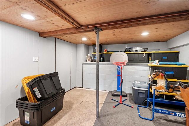 6780 Ridgeway Dr, Pollock Pines, CA 95726