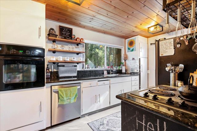 6780 Ridgeway Dr, Pollock Pines, CA 95726