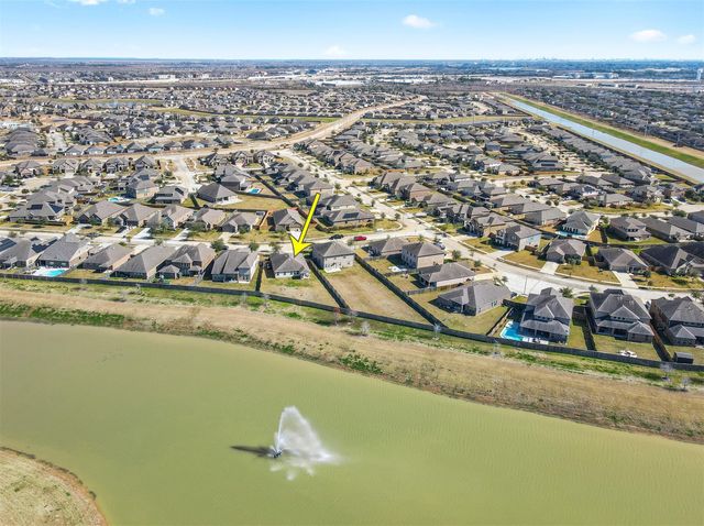 2225 Windy Sail Drive, Texas City, TX 77568