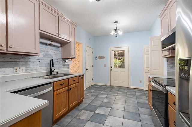 7929 Pea Ridge Road, Lula, GA 30554