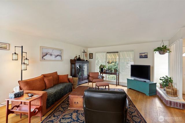 110 S Summit Avenue, Bremerton, WA 98312