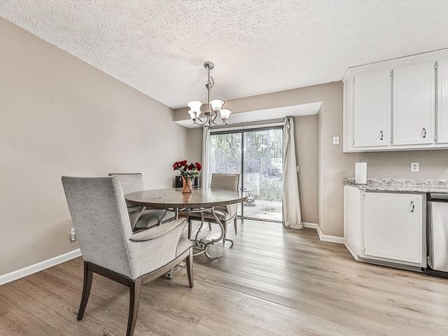 921 White Stag Lane, Canton, GA 30115