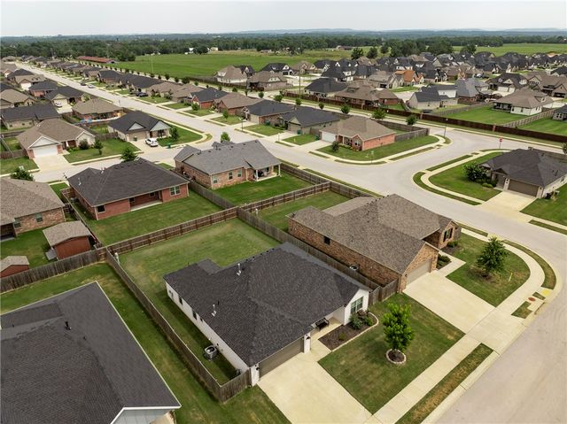 1038 Jameson Street, Tontitown, AR 72762