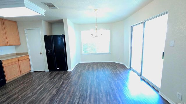 8015 Thicket Pass, San Antonio, TX 78254