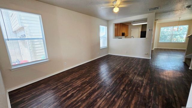 8015 Thicket Pass, San Antonio, TX 78254