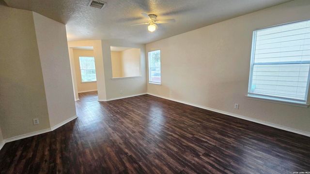 8015 Thicket Pass, San Antonio, TX 78254