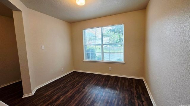 8015 Thicket Pass, San Antonio, TX 78254