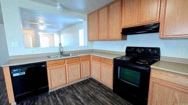 8015 Thicket Pass, San Antonio, TX 78254