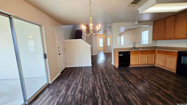 8015 Thicket Pass, San Antonio, TX 78254