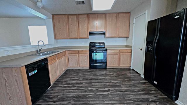 8015 Thicket Pass, San Antonio, TX 78254