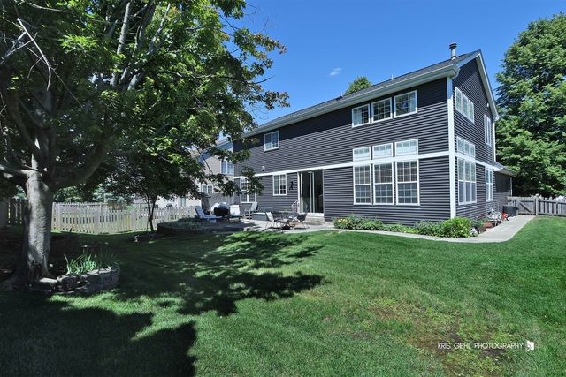 268 Pembrook Lane, Mundelein, IL 60060