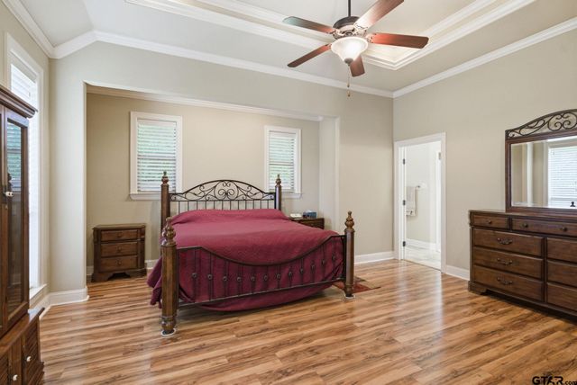 121 Timber Creek Ct, Lindale, TX 75771