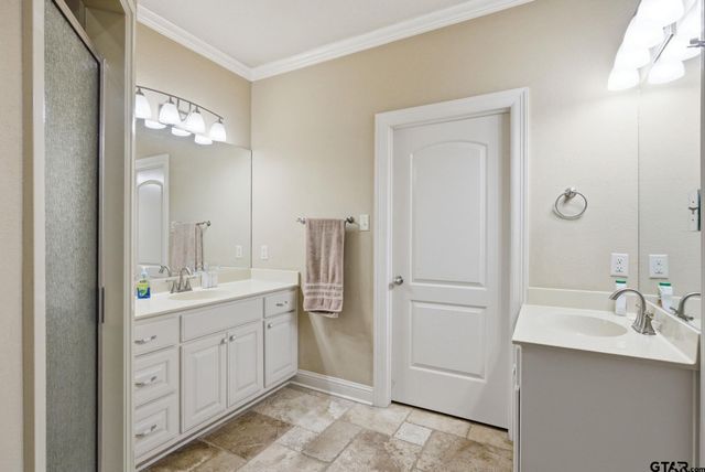 121 Timber Creek Ct, Lindale, TX 75771