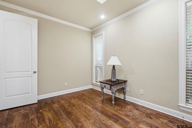121 Timber Creek Ct, Lindale, TX 75771