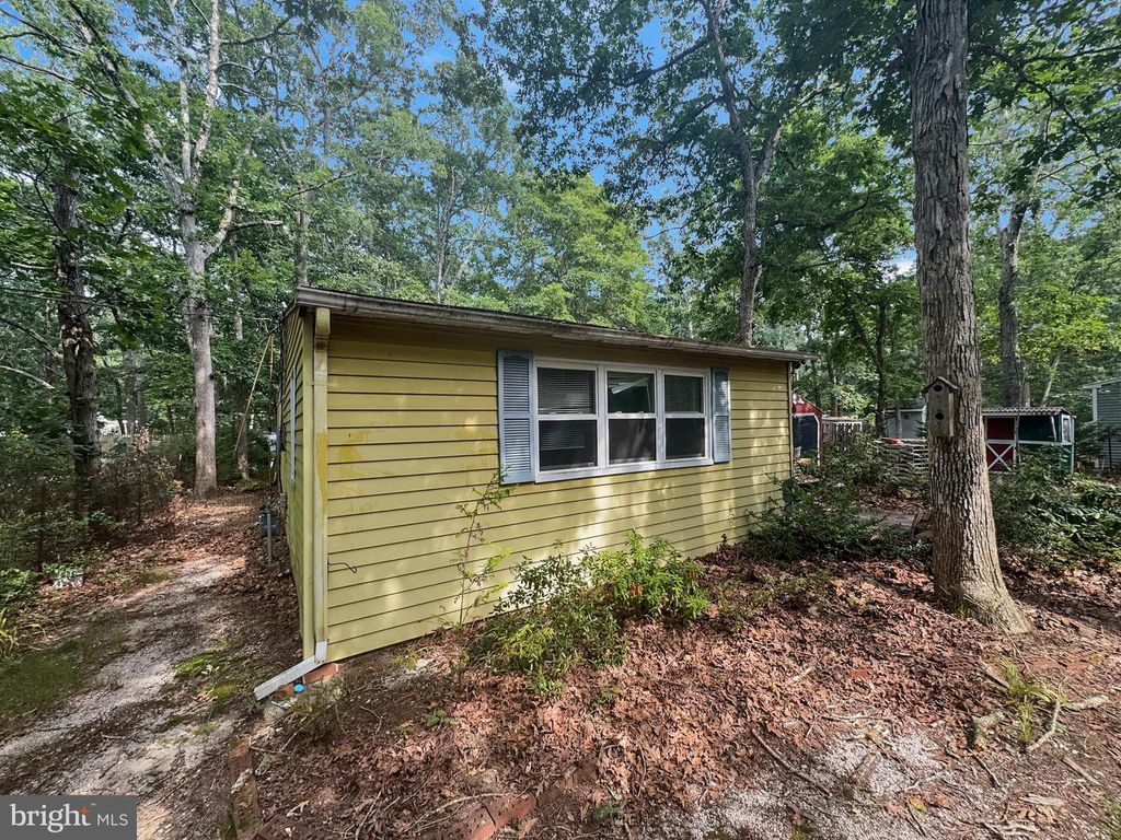 1857 LAKESHORE DR, Millville, NJ 08332