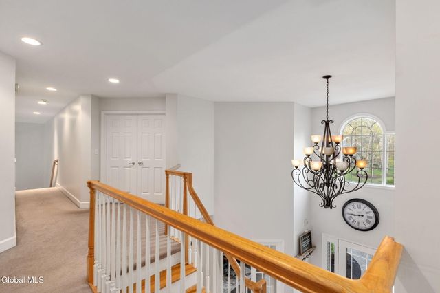 33 Magnolia Drive, Saratoga Springs, NY 12866