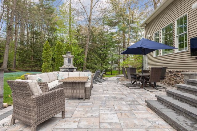 33 Magnolia Drive, Saratoga Springs, NY 12866