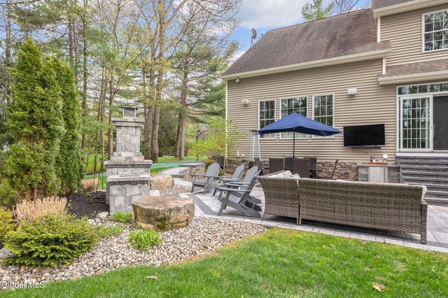 33 Magnolia Drive, Saratoga Springs, NY 12866
