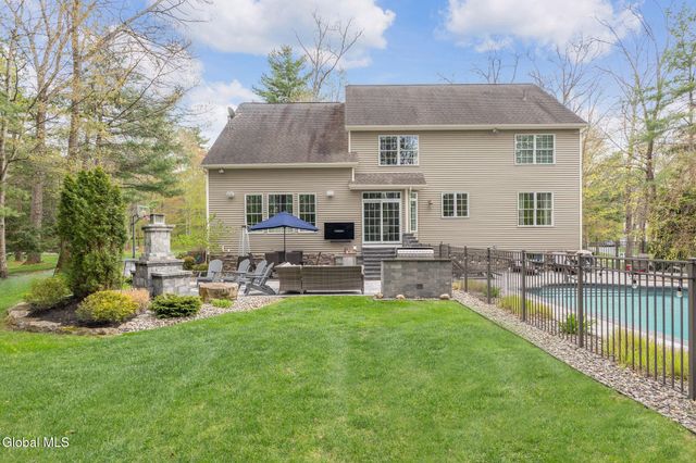 33 Magnolia Drive, Saratoga Springs, NY 12866
