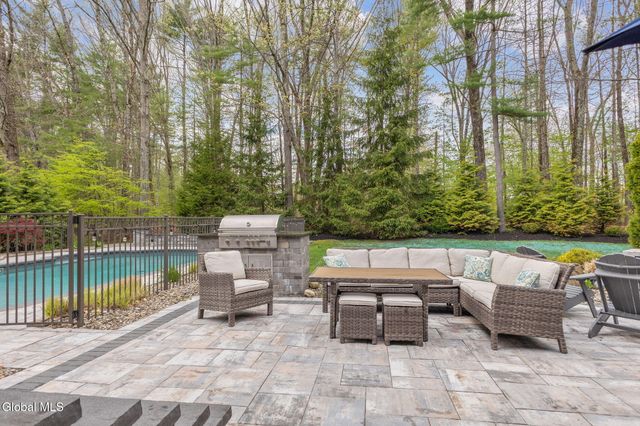 33 Magnolia Drive, Saratoga Springs, NY 12866