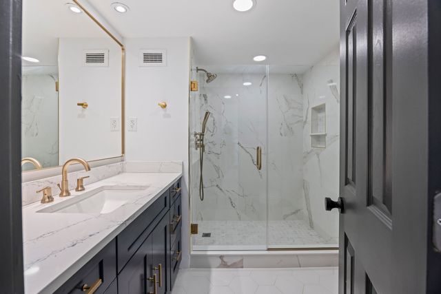 14 Lockwood Drive 5l, Charleston, SC 29401