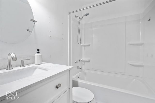 638 Sweetbriar Avenue, Whiteland, IN 46184