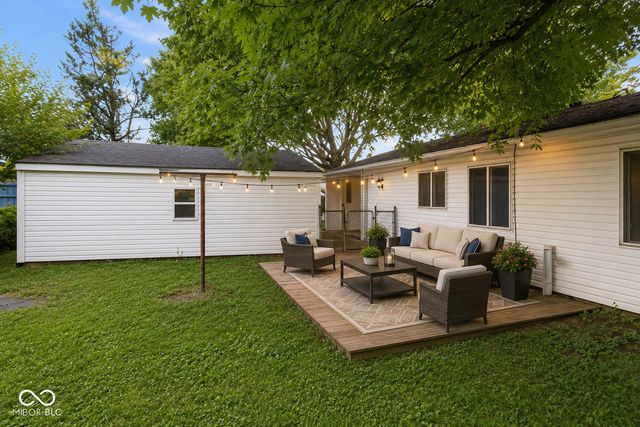 638 Sweetbriar Avenue, Whiteland, IN 46184
