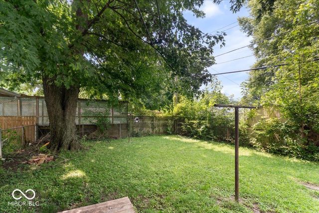 638 Sweetbriar Avenue, Whiteland, IN 46184