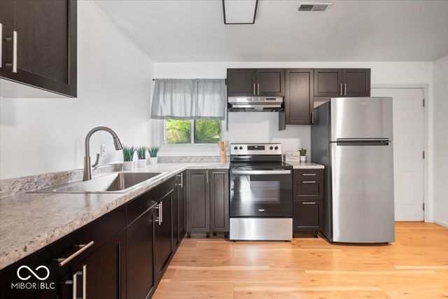 638 Sweetbriar Avenue, Whiteland, IN 46184
