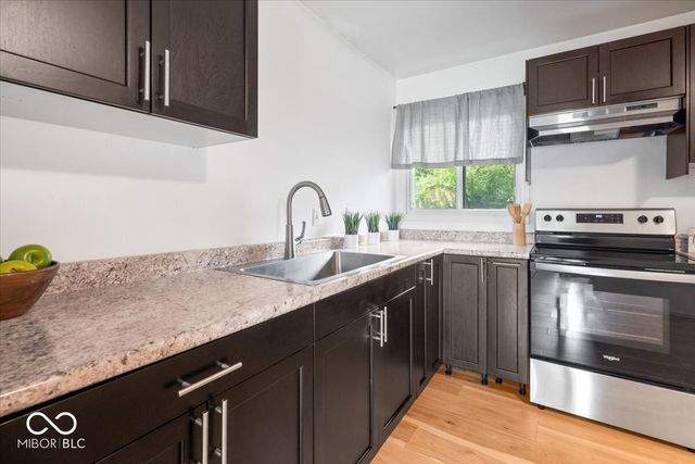 638 Sweetbriar Avenue, Whiteland, IN 46184