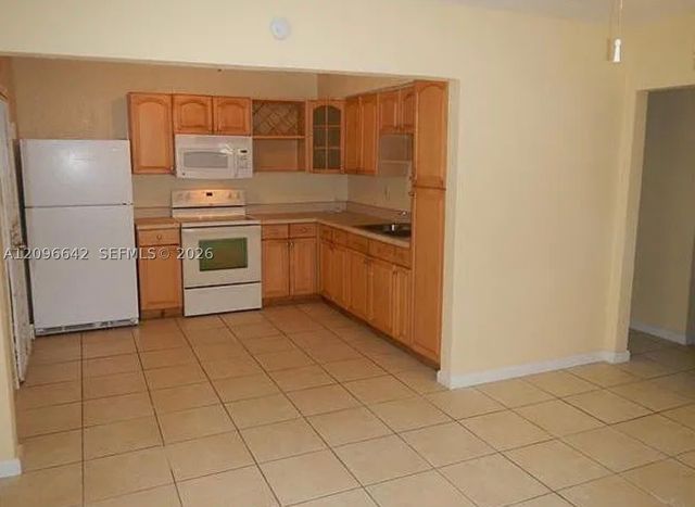 1351 NE 149th St 1351, Miami, FL 33161