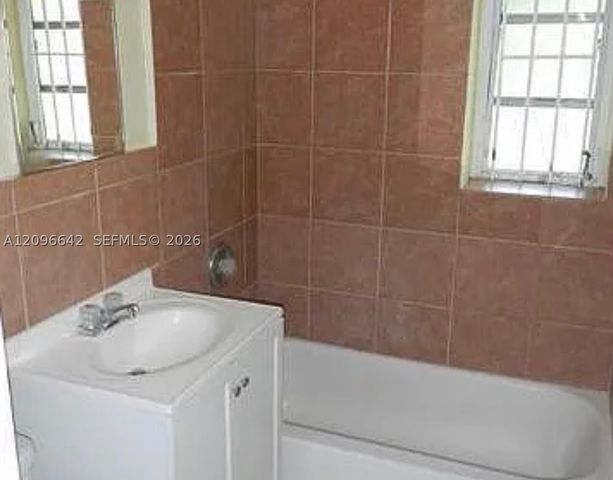 1351 NE 149th St 1351, Miami, FL 33161