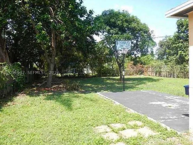 1351 NE 149th St 1351, Miami, FL 33161