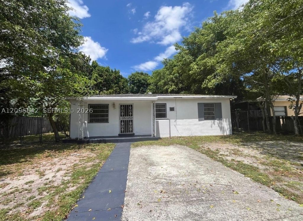 1351 NE 149th St 1351, Miami, FL 33161