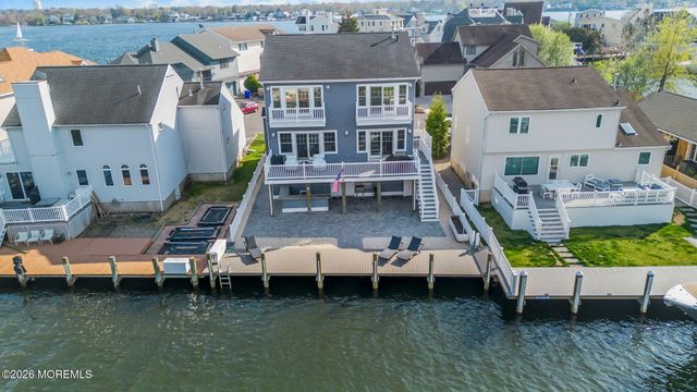 55 Island Drive, Brick, NJ 08724