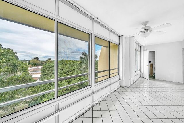 3524 Via Poinciana 604, Lake Worth, FL 33467