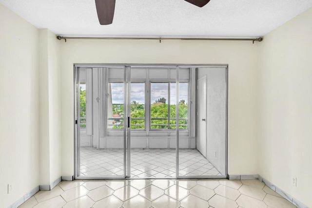 3524 Via Poinciana 604, Lake Worth, FL 33467