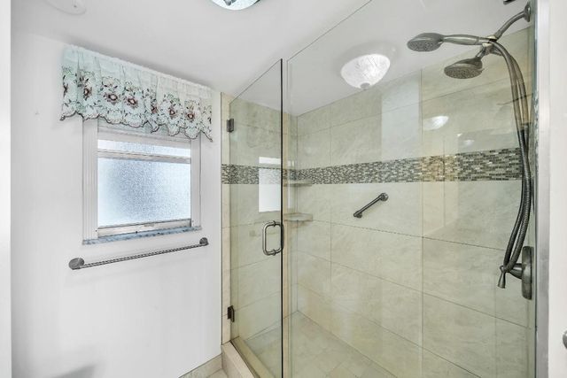 3524 Via Poinciana 604, Lake Worth, FL 33467