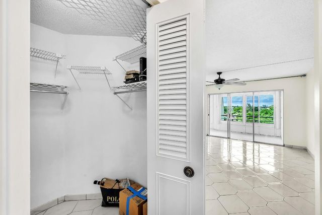 3524 Via Poinciana 604, Lake Worth, FL 33467