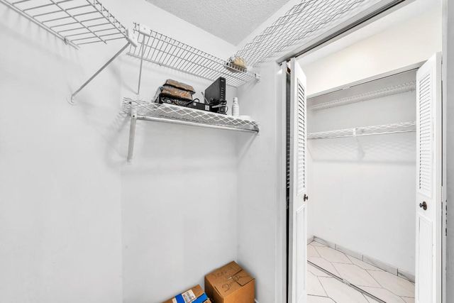 3524 Via Poinciana 604, Lake Worth, FL 33467