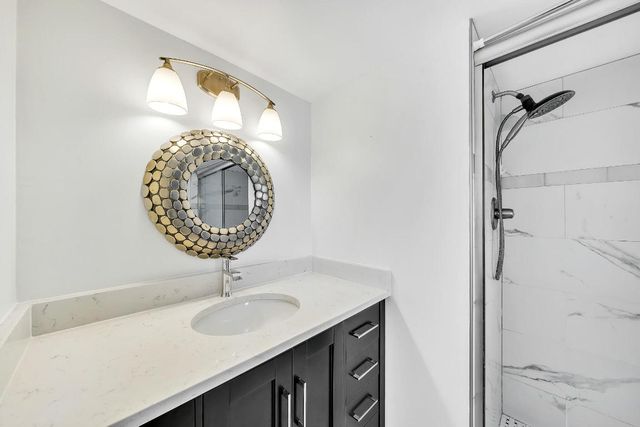 3524 Via Poinciana 604, Lake Worth, FL 33467