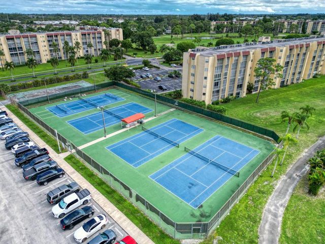 3524 Via Poinciana 604, Lake Worth, FL 33467