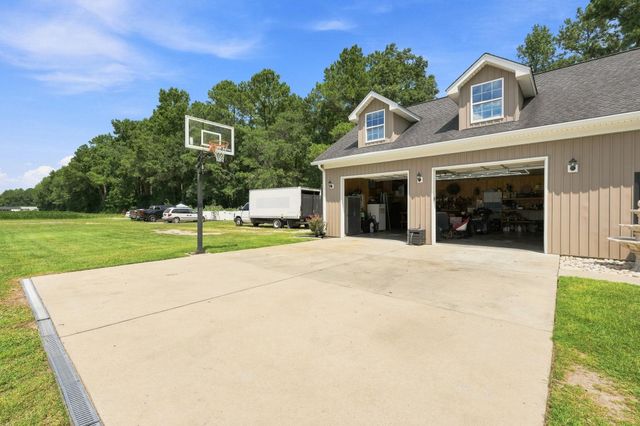 2483 Valley Forge Rd., Aynor, SC 29511