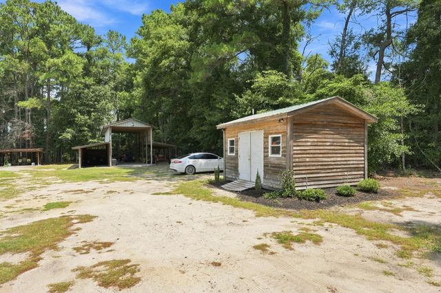 2483 Valley Forge Rd., Aynor, SC 29511