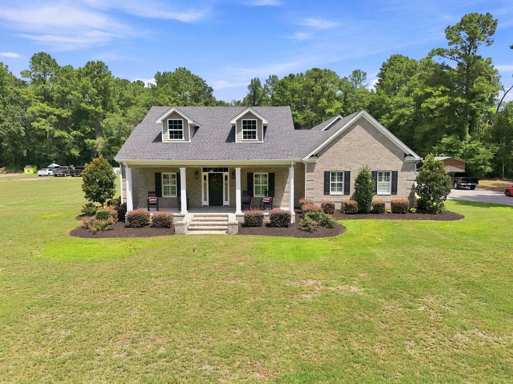 2483 Valley Forge Rd., Aynor, SC 29511