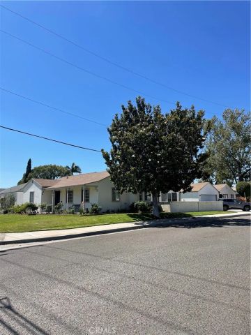 1103 W W Maple Ave, Orange, CA 92868