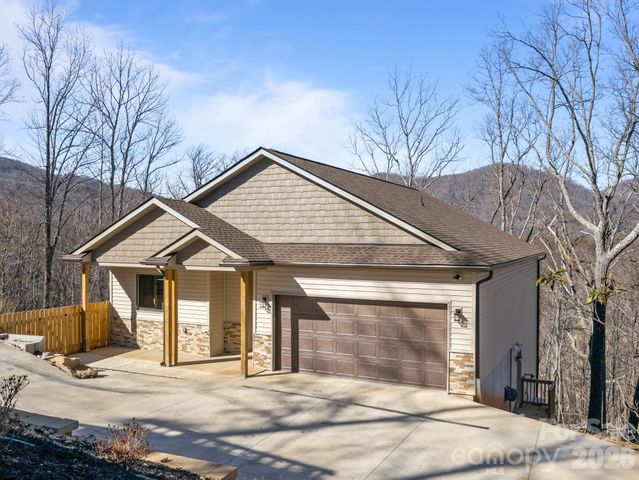 225 Aurora Lane, Tryon, NC 28782